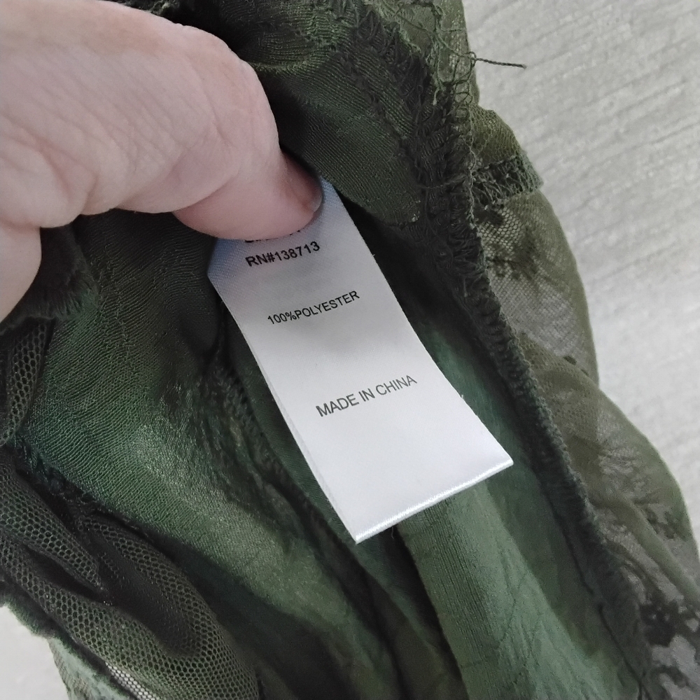 Doe & Rae Large Olive Green Puff Cold Shoulder Sleeve Blouse - Picture 9 of 10